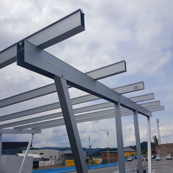 Alumiiniumisulamist päikeseenergia autovarjualuse kinnitussüsteem