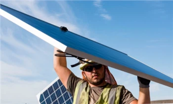 Päikeseenergia andis 2021. aastal tööd umbes 3,4 miljonile inimesele